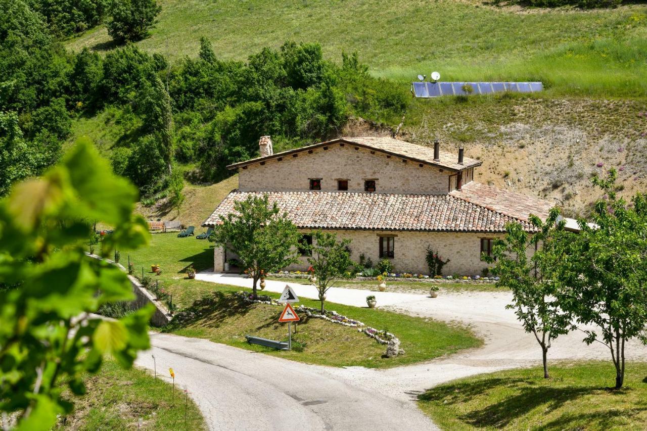 Agriturismo La Valle Dei Bronzetti Cascia Bagian luar foto